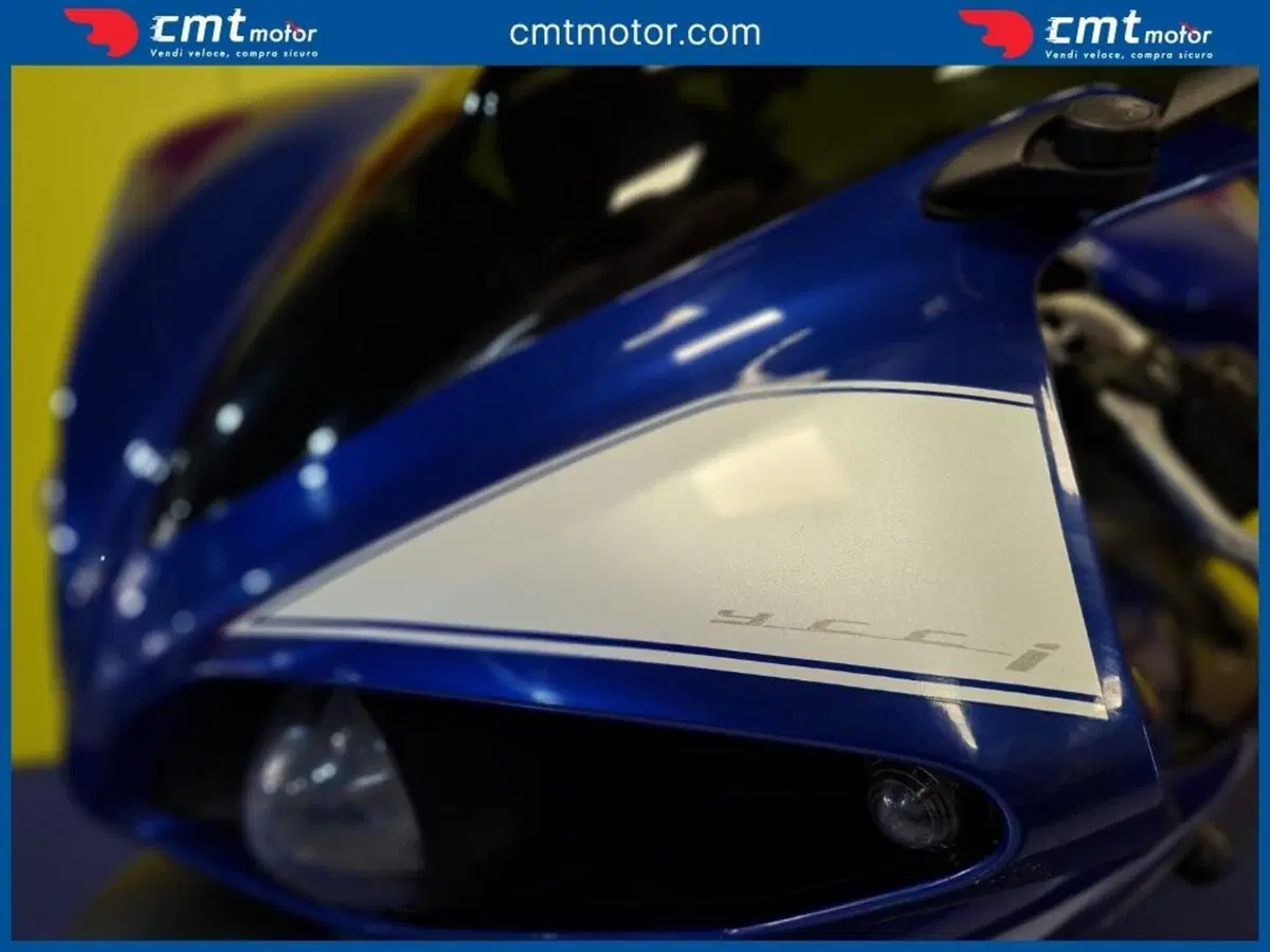Yamaha YZF R1 (2009 - 11) (8)