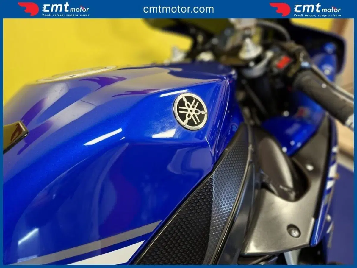 Yamaha YZF R1 (2009 - 11) (11)