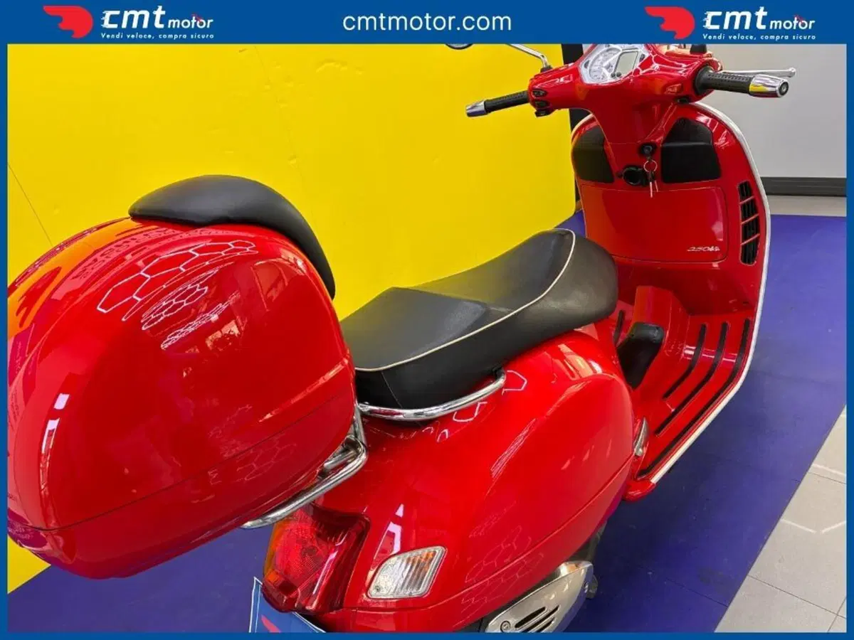 Vespa GTS 250 i.e. (12)