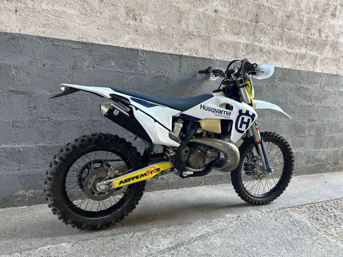 Husqvarna TE 300i (2023)