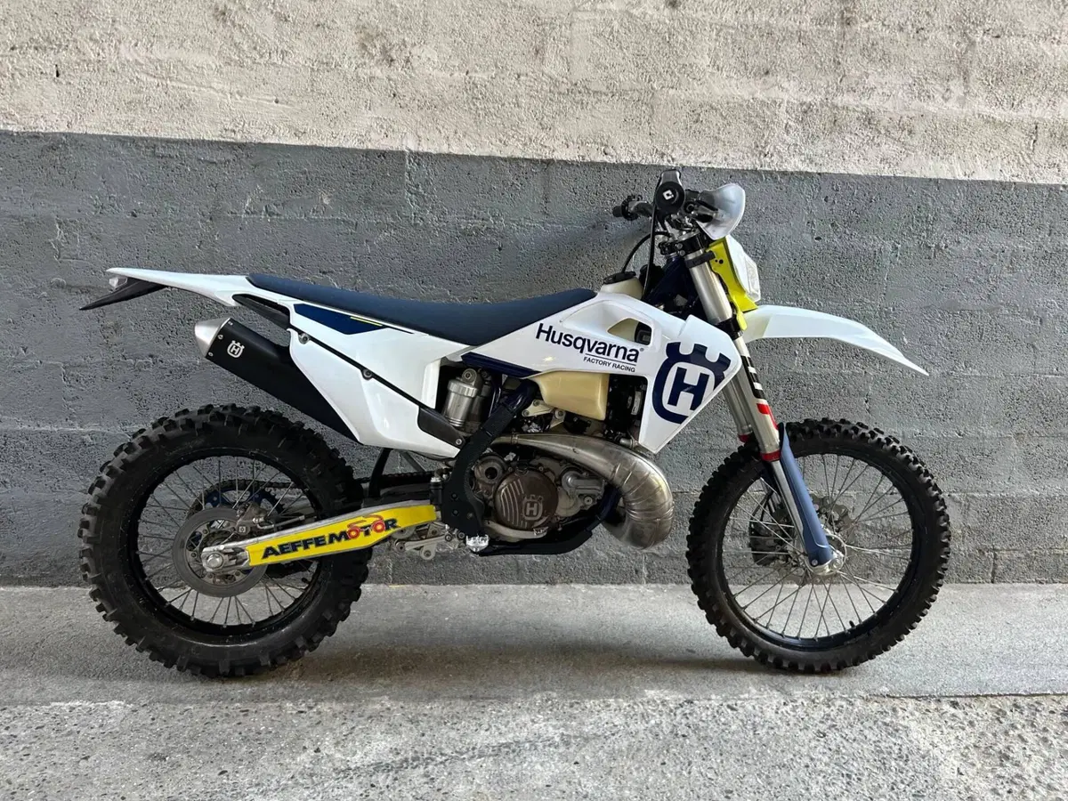 Husqvarna TE 300i (2023) (2)