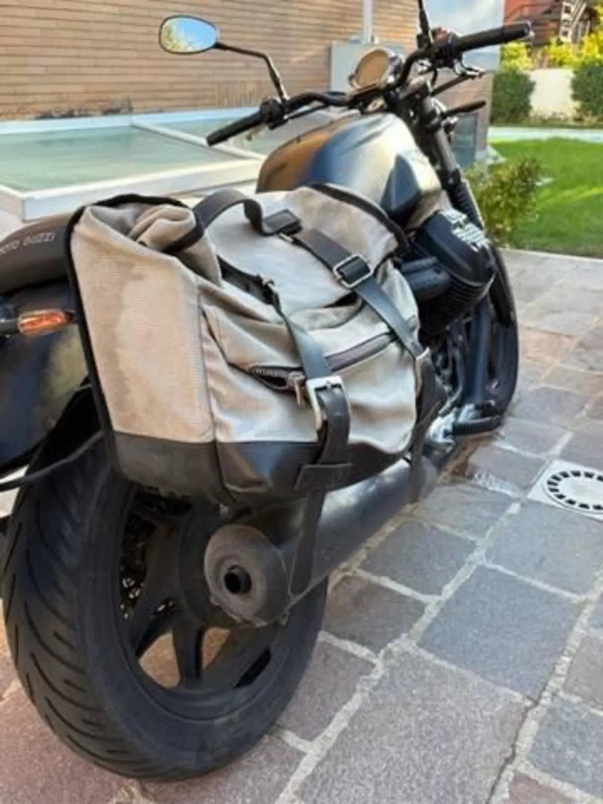 Moto Guzzi V7 Stone (2021 - 24) (5)