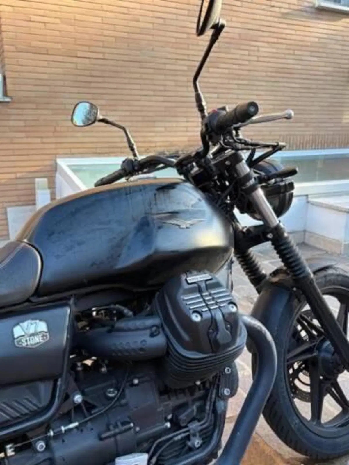 Moto Guzzi V7 Stone (2021 - 24) (6)