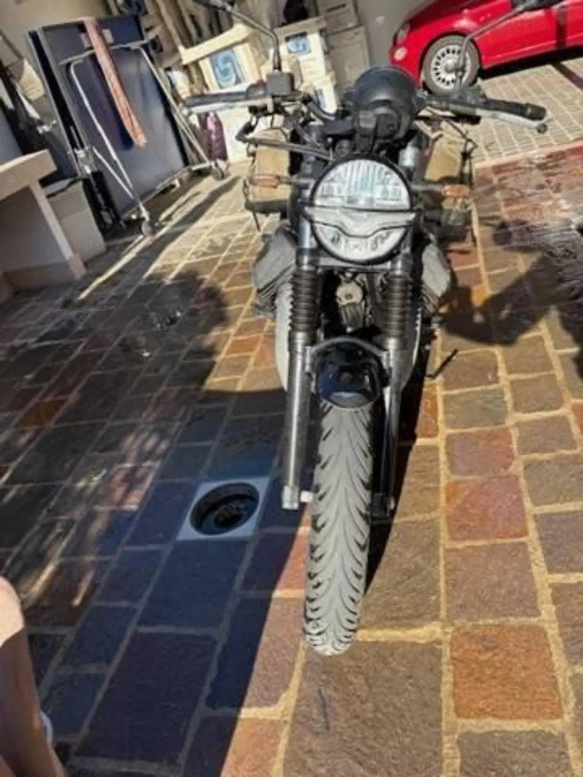 Moto Guzzi V7 Stone (2021 - 24) (9)