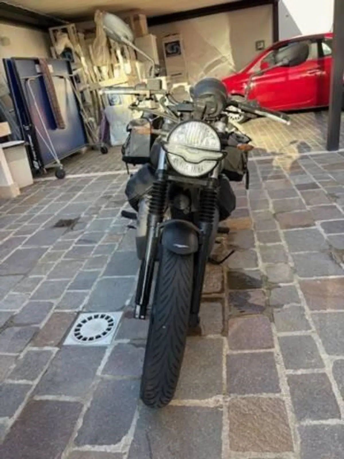 Moto Guzzi V7 Stone (2021 - 24) (12)