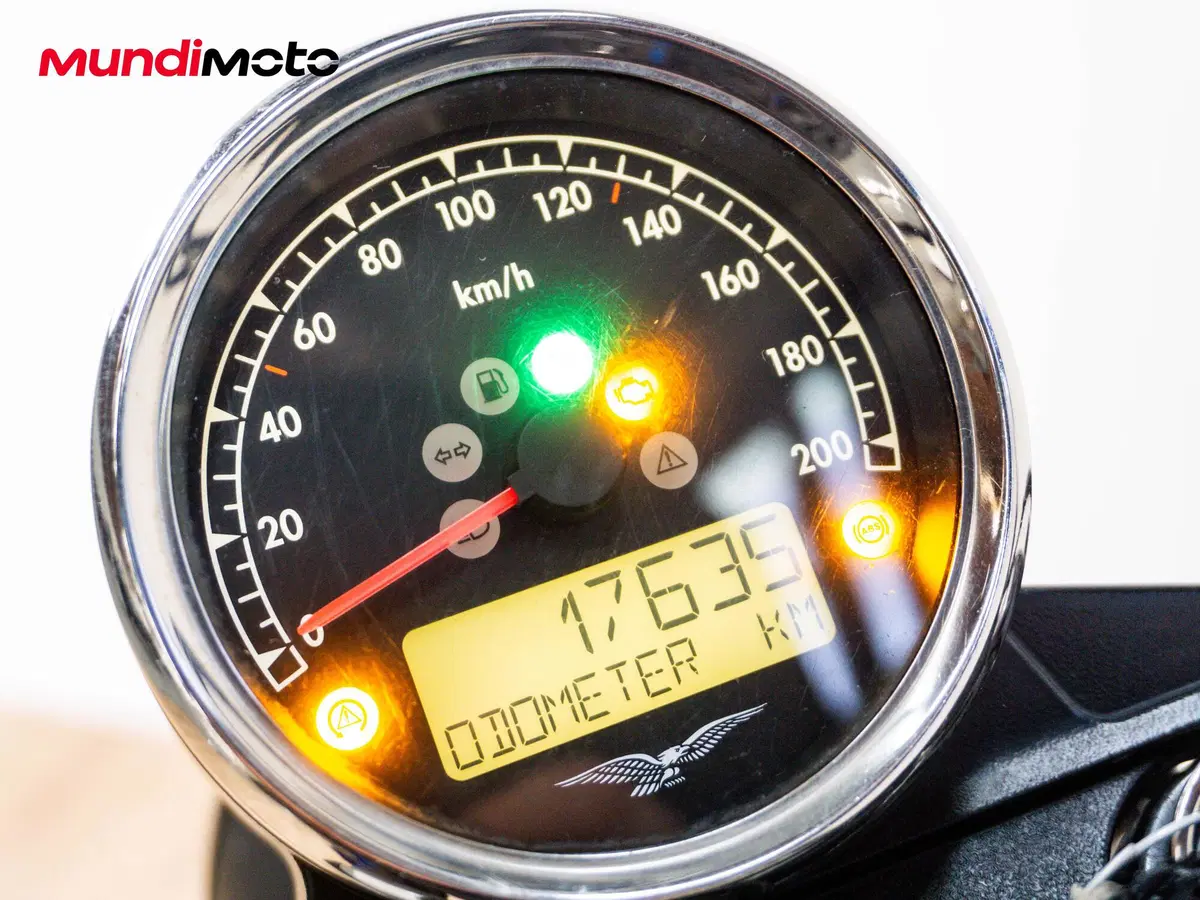 Moto Guzzi V7 III Stone (2017 - 20) (12)