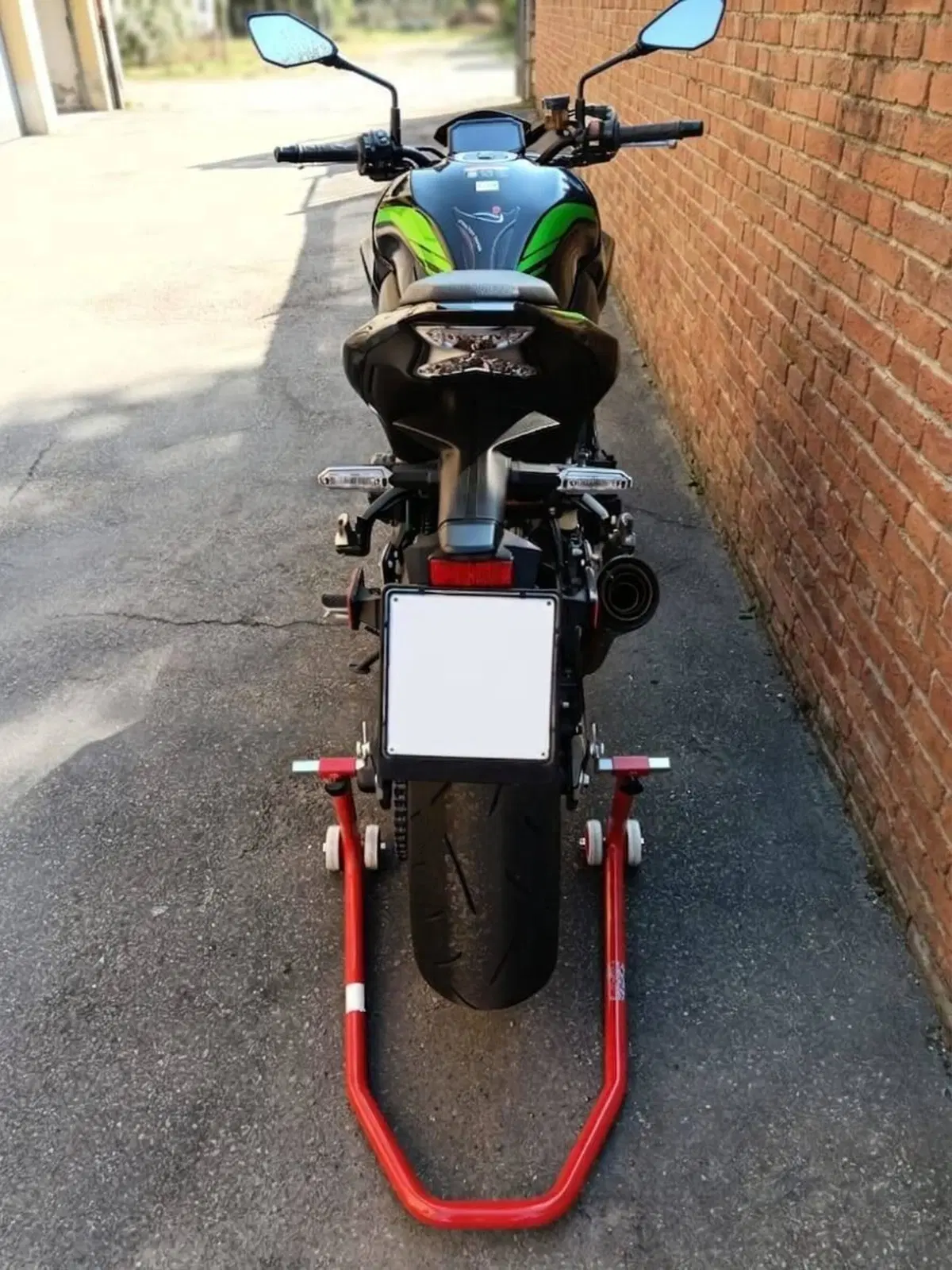 Kawasaki Z 900 (2021 - 24) (2)