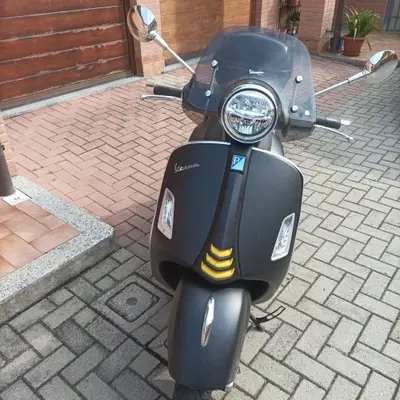Vespa GTS 300 Hpe Super Tech (2019) usata
