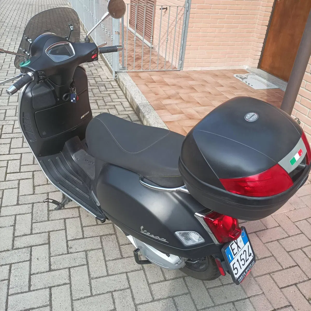 Vespa GTS 300 Hpe Super Tech (2019) (3)