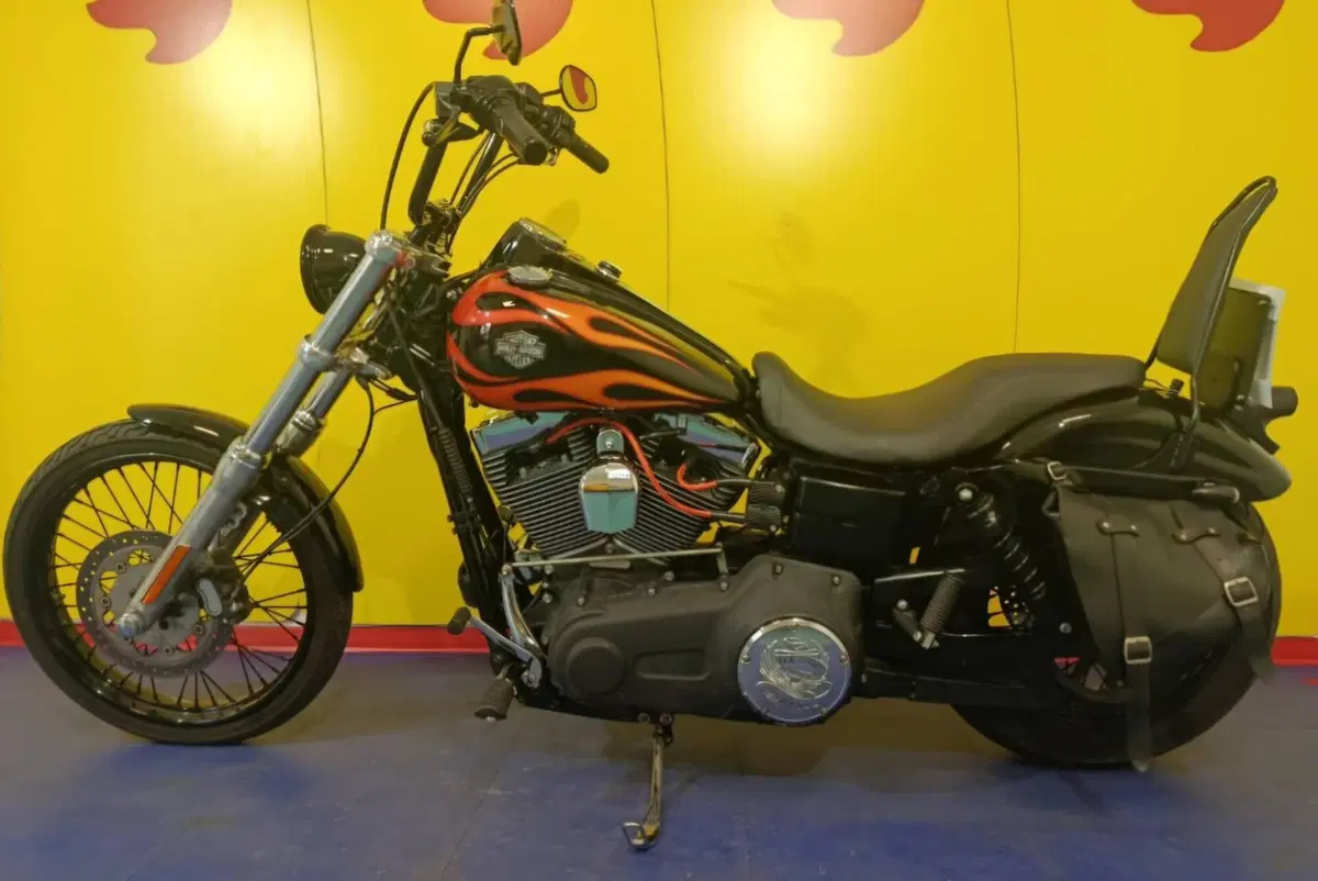 Harley-Davidson 1690 Wide Glide (2010 - 17) - FXDWG (3)