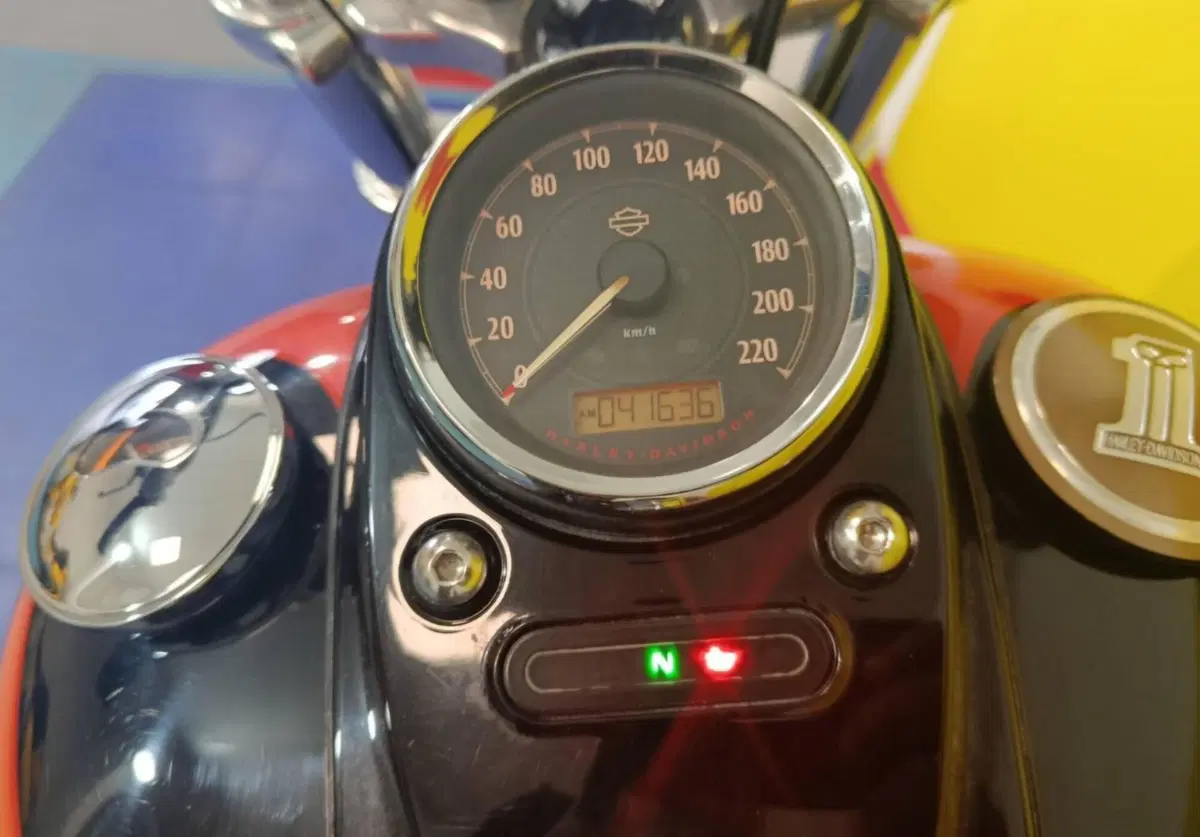 Harley-Davidson 1690 Wide Glide (2010 - 17) - FXDWG (6)