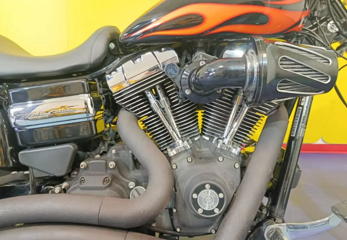 Harley-Davidson 1690 Wide Glide (2010 - 17) - FXDWG (9)