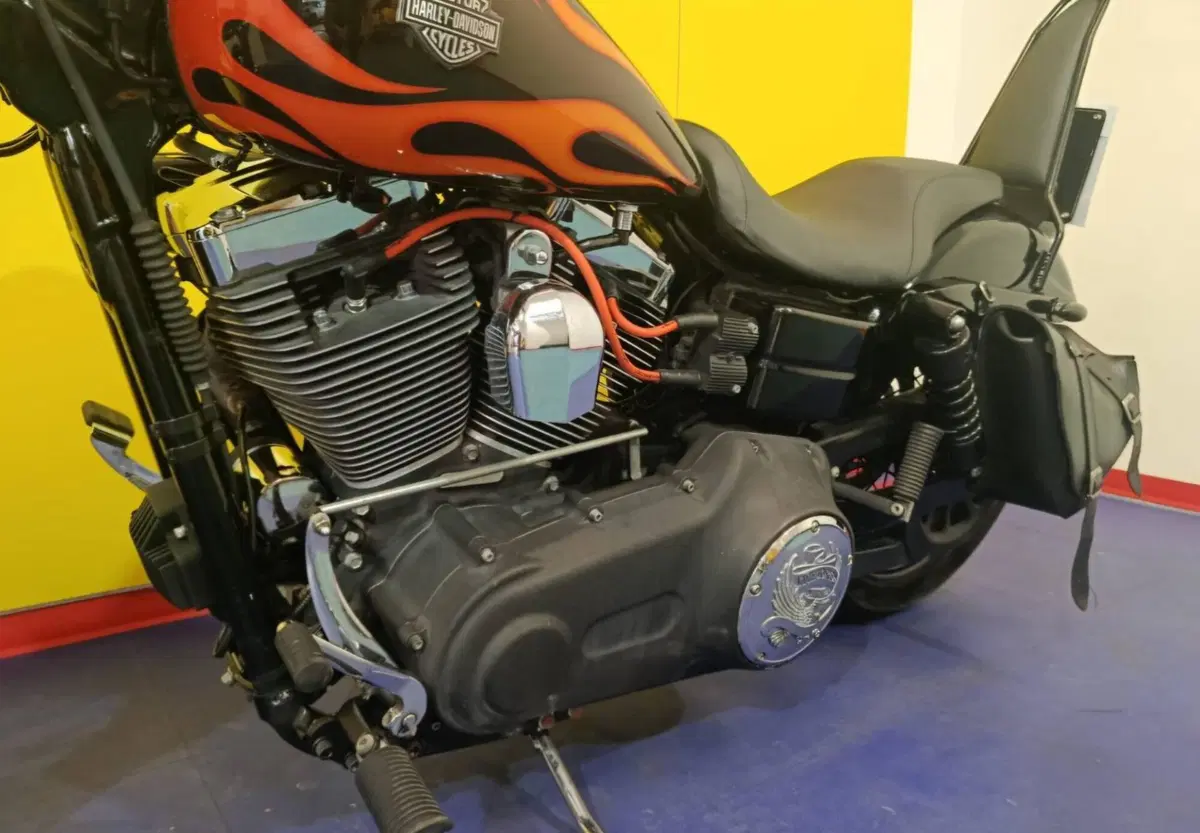 Harley-Davidson 1690 Wide Glide (2010 - 17) - FXDWG (10)