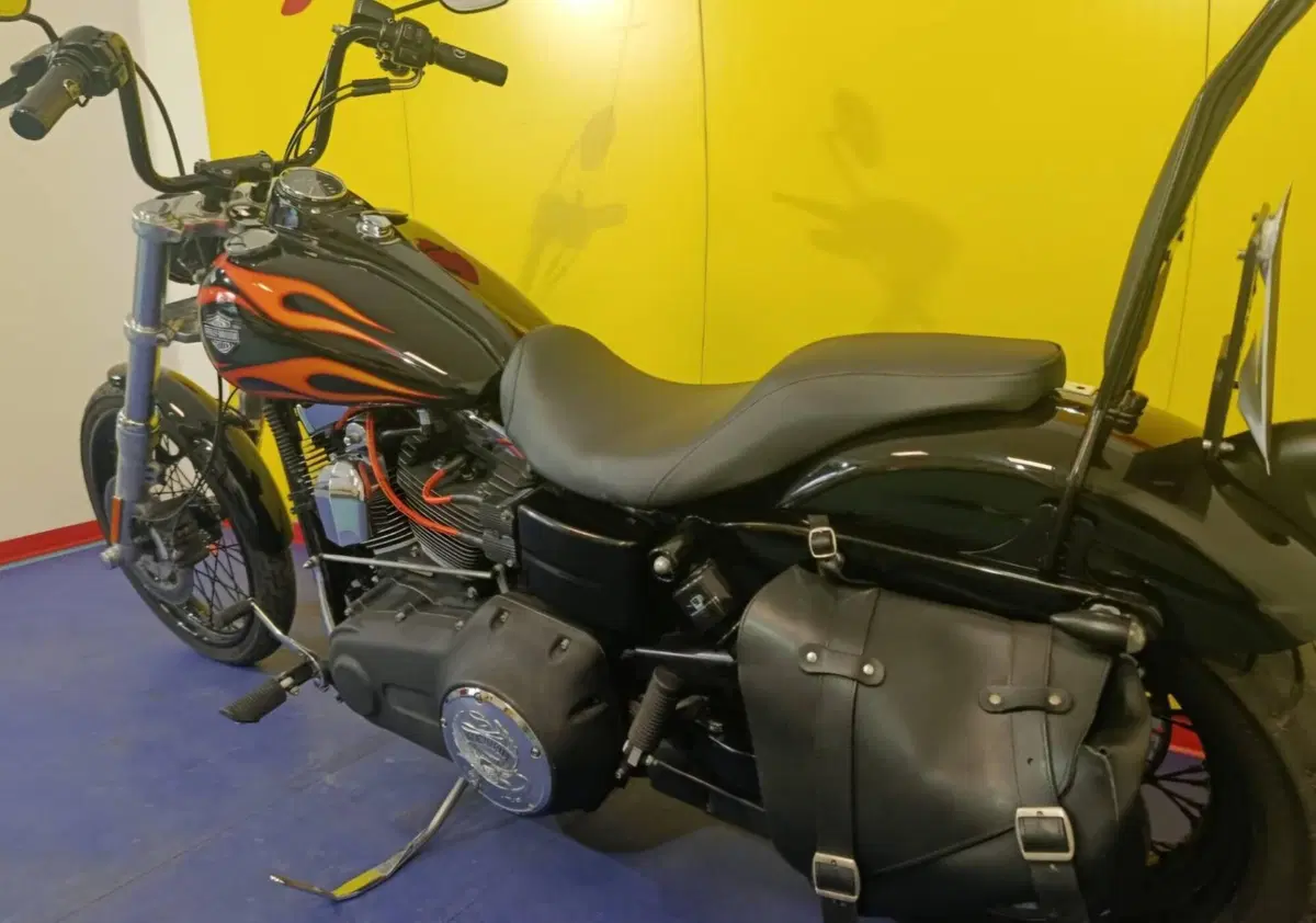Harley-Davidson 1690 Wide Glide (2010 - 17) - FXDWG (12)