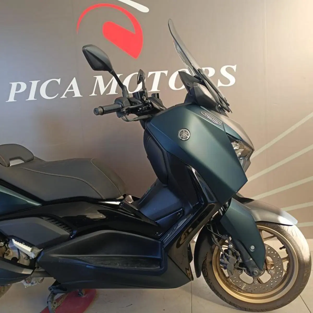 Yamaha X-Max 300 Tech Max (2021 - 24) (3)