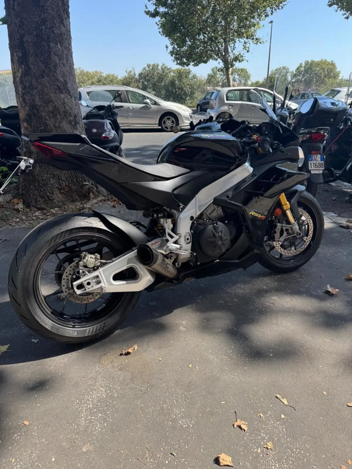 Aprilia RSV4 1100 Factory (2021 - 24) (3)