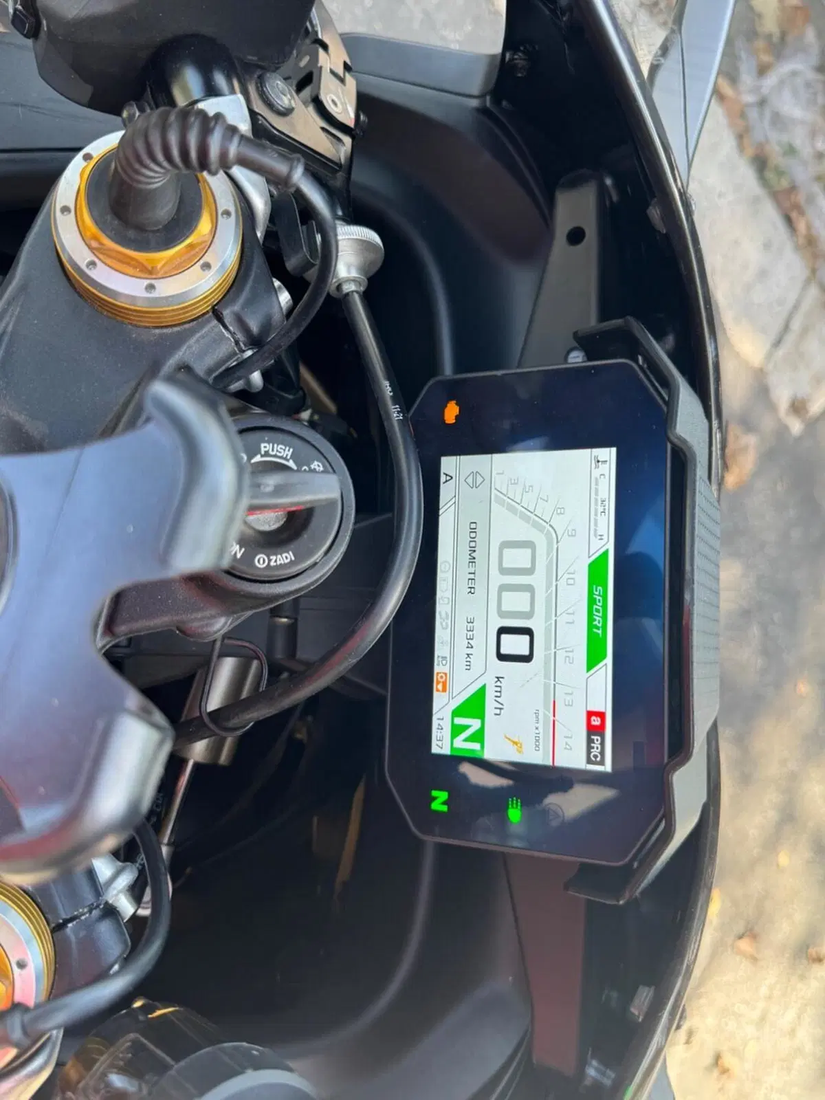 Aprilia RSV4 1100 Factory (2021 - 24) (4)