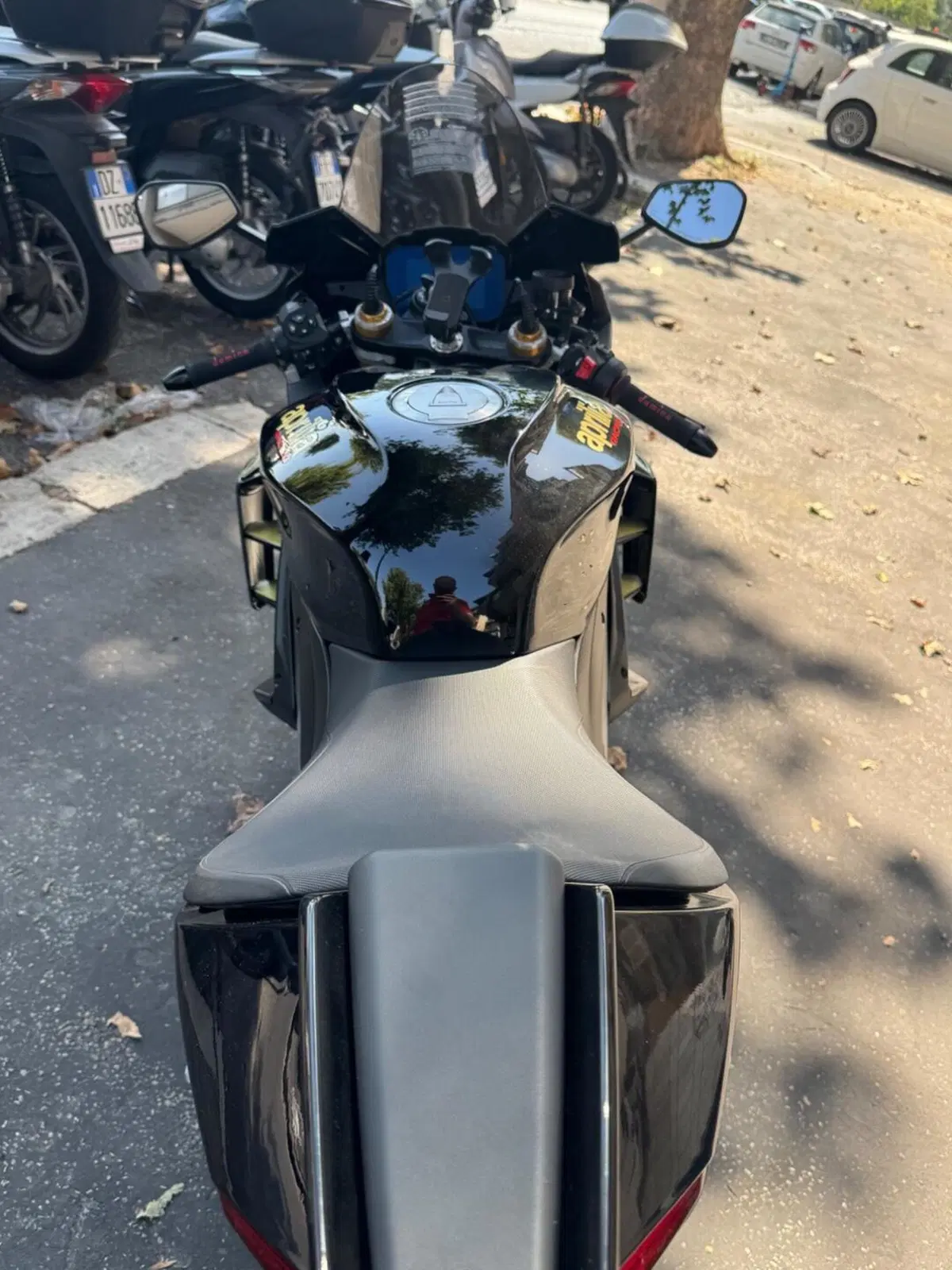 Aprilia RSV4 1100 Factory (2021 - 24) (7)