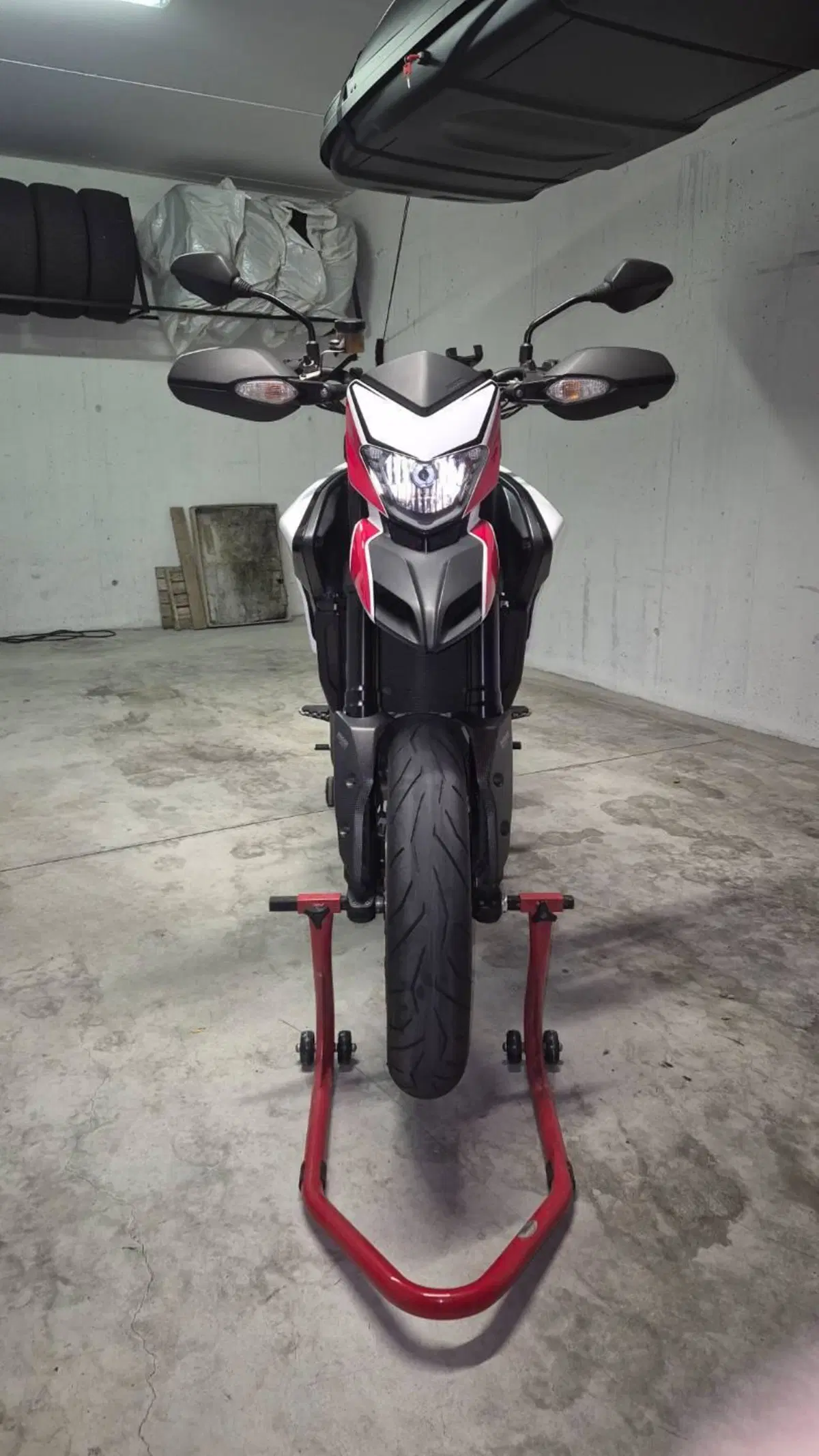 Ducati Hypermotard 821 SP (2013 - 15) (2)