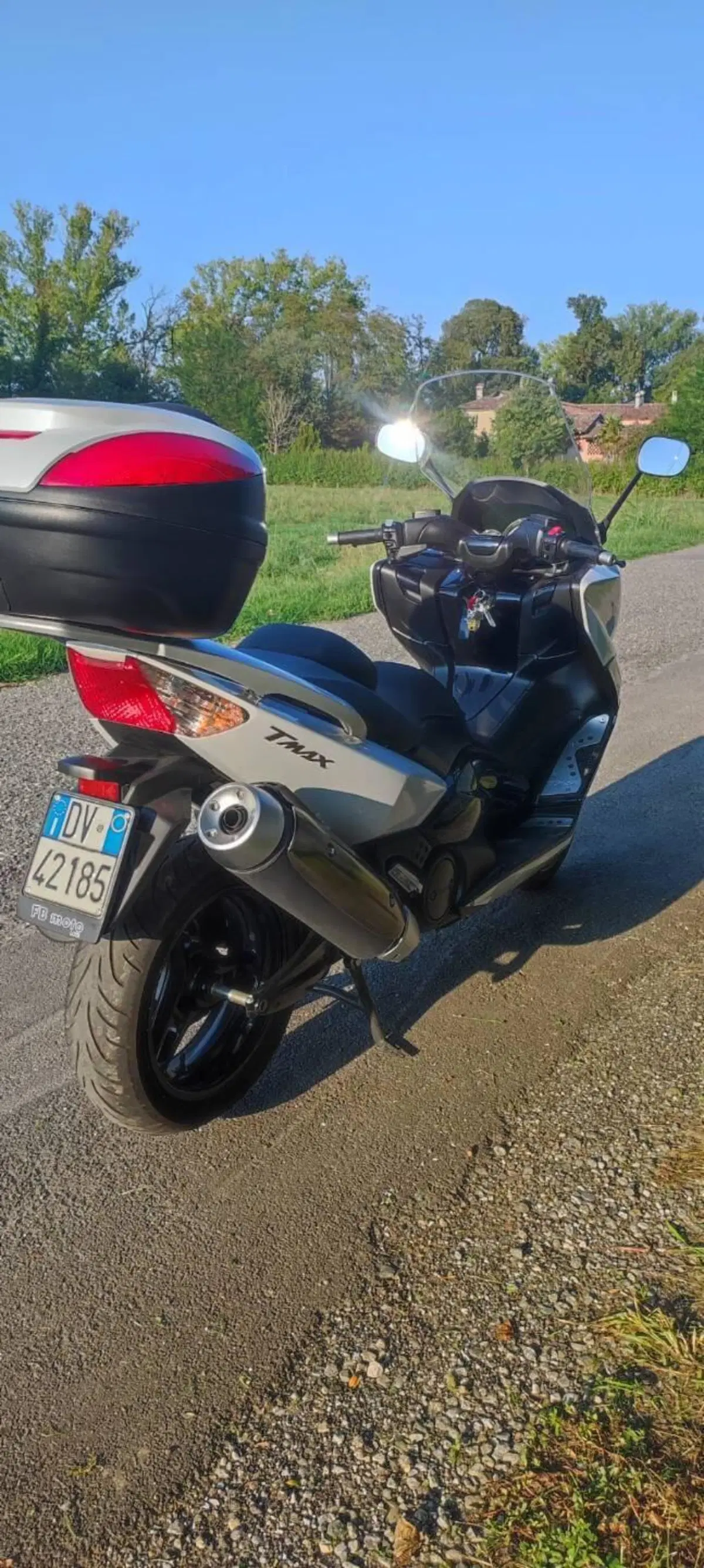 Yamaha T-Max 500 White Max (2010 - 11)