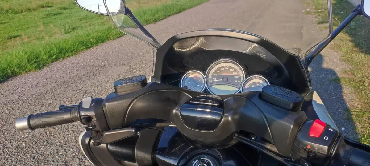 Yamaha T-Max 500 White Max (2010 - 11) (9)