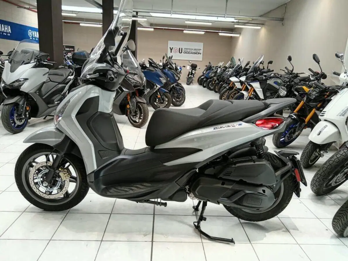Piaggio Beverly 400 S (2025 - 26) (3)