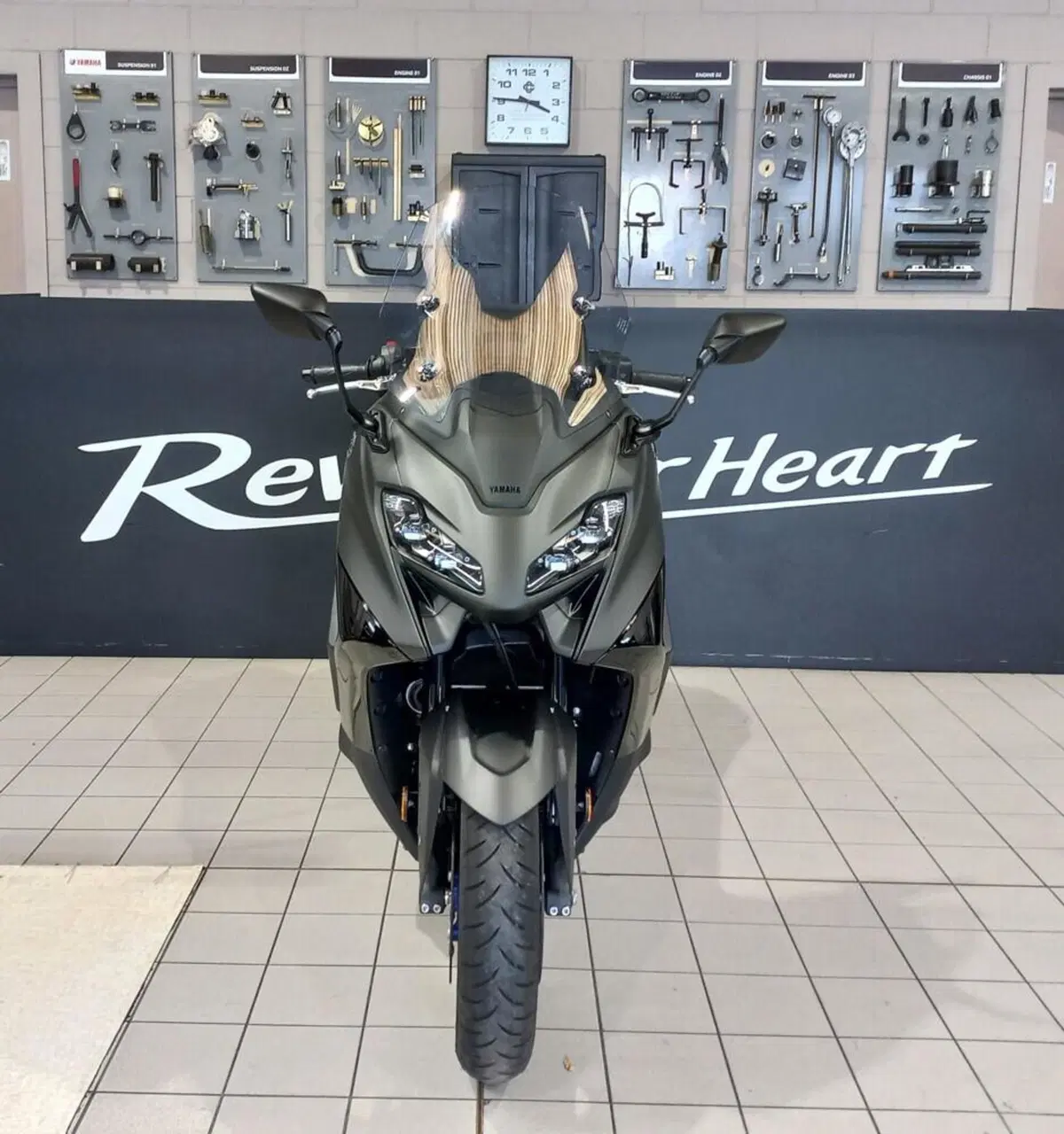 Yamaha T-Max 560 (2022 - 24) (3)