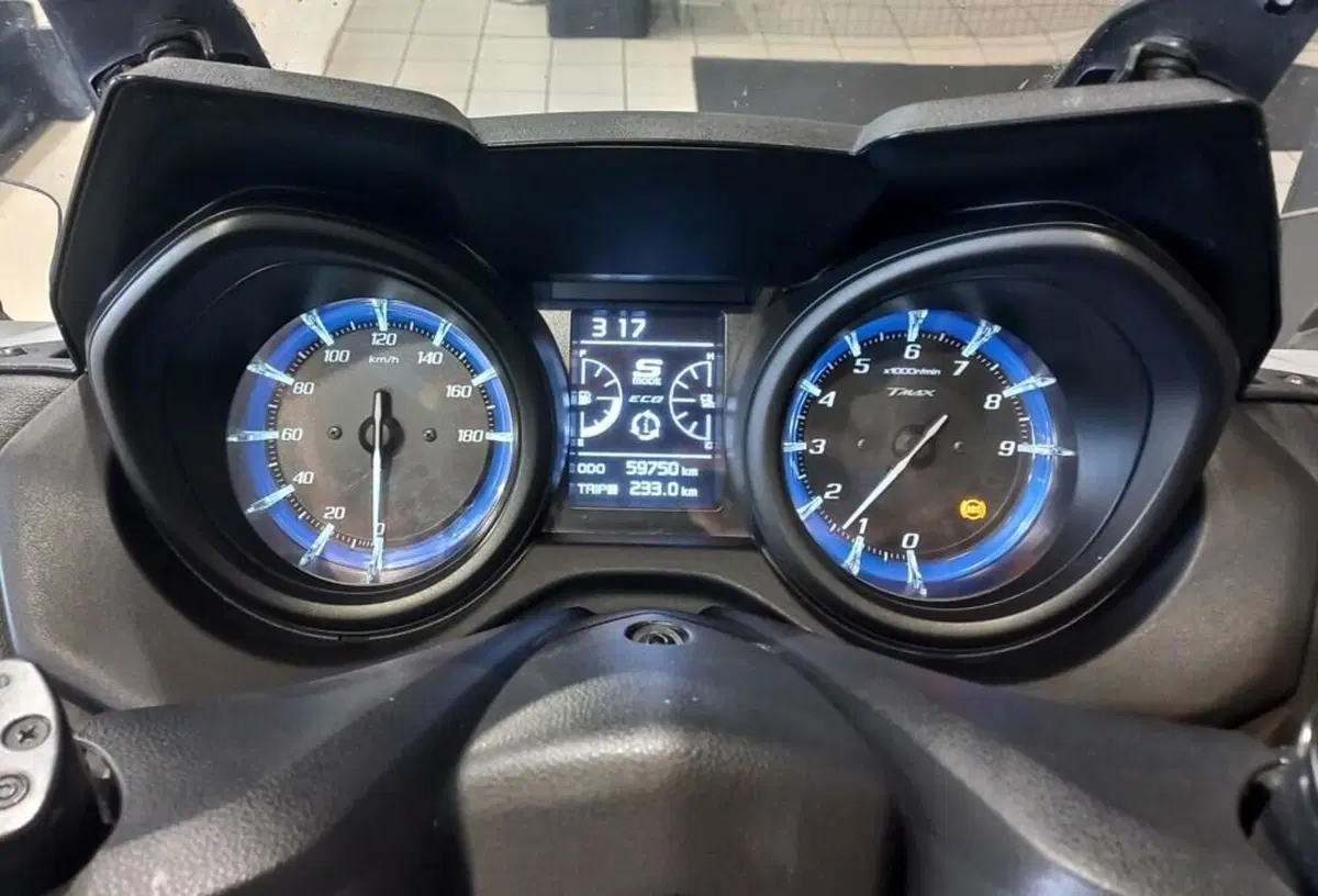 Yamaha T-Max 560 (2020 - 21) (4)
