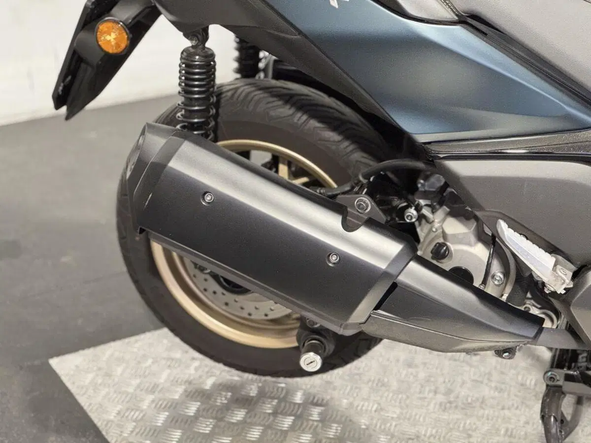 Yamaha X-Max 300 Tech Max (2021 - 24) (13)