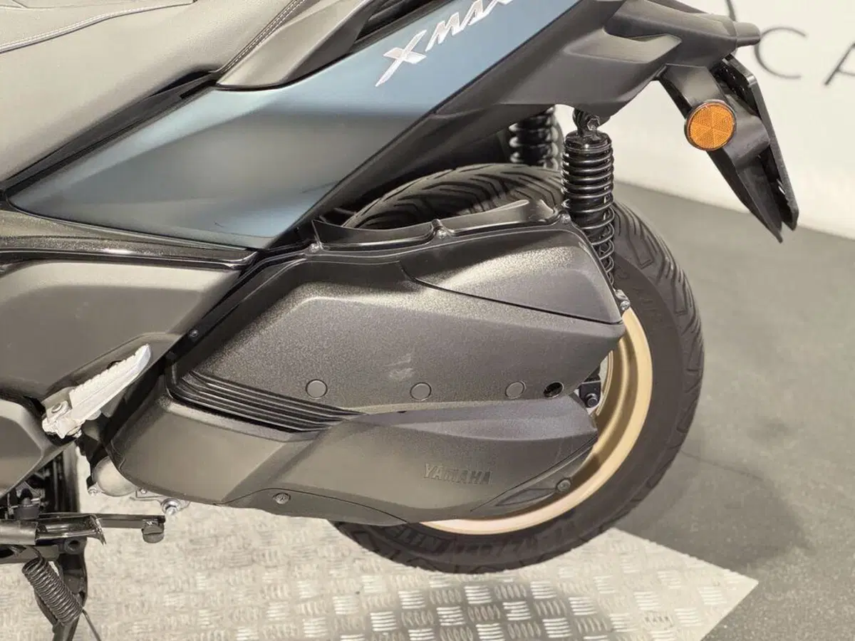 Yamaha X-Max 300 Tech Max (2021 - 24) (5)