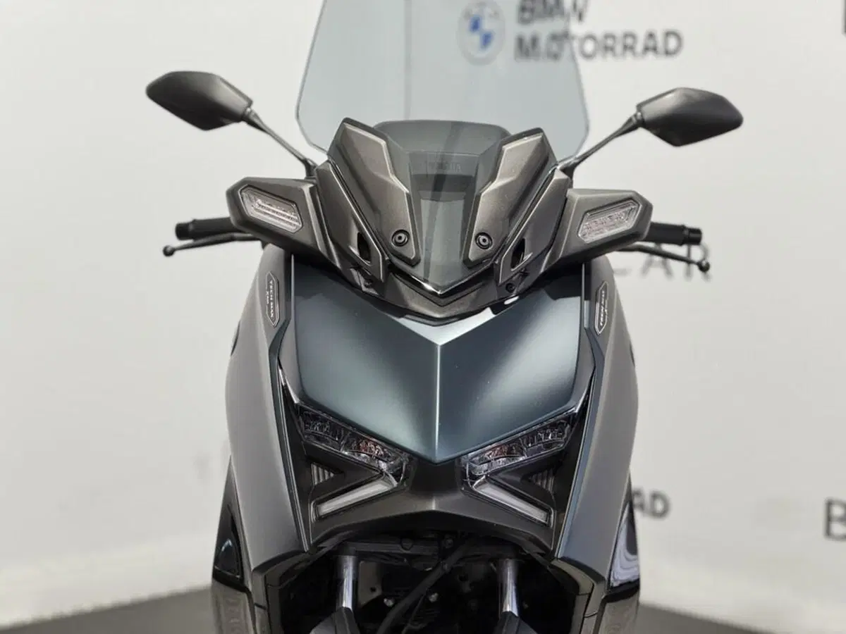 Yamaha X-Max 300 Tech Max (2021 - 24) (9)