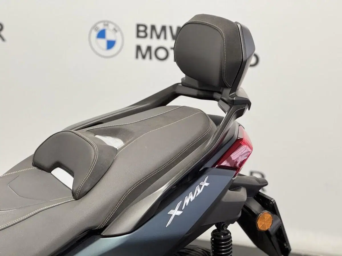 Yamaha X-Max 300 Tech Max (2021 - 24) (3)