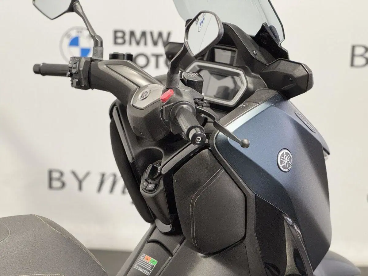 Yamaha X-Max 300 Tech Max (2021 - 24) (15)