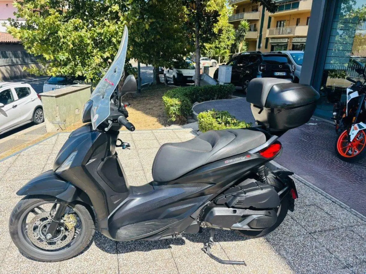 Piaggio Beverly 400 ABS-ASR (2021 - 24) (2)