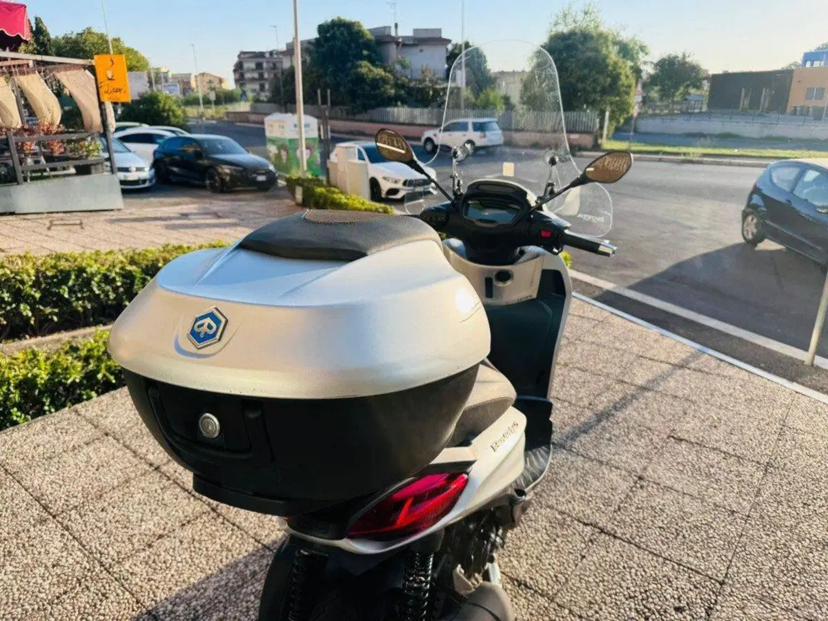 Piaggio Beverly 300 S ABS-ASR (2021 - 25) (3)