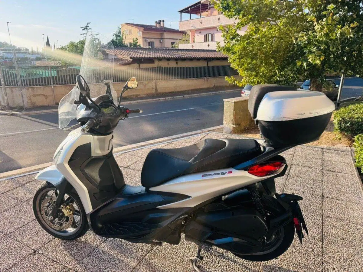 Piaggio Beverly 300 S ABS-ASR (2021 - 25) (4)