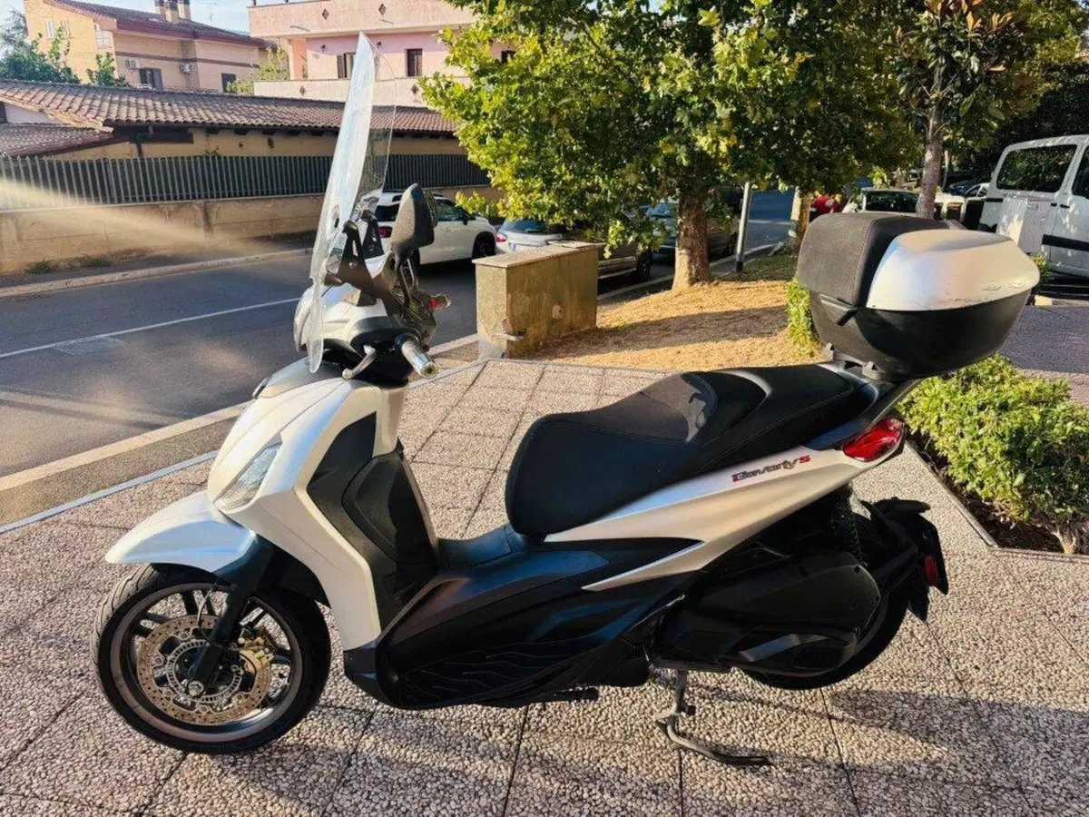 Piaggio Beverly 300 S ABS-ASR (2021 - 25) (9)