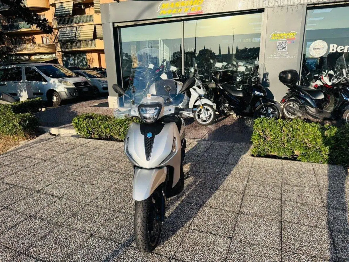 Piaggio Beverly 300 S ABS-ASR (2021 - 25) (2)