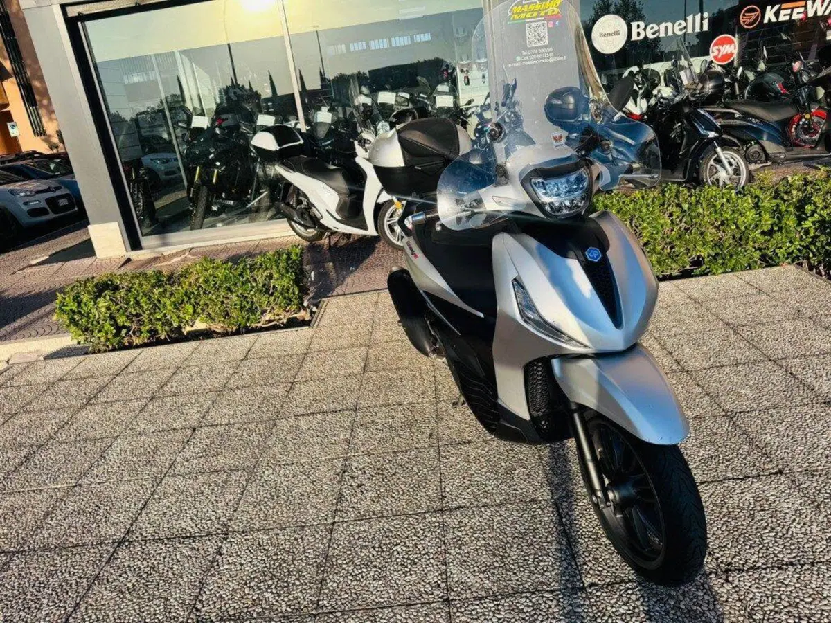 Piaggio Beverly 300 S ABS-ASR (2021 - 25) (10)
