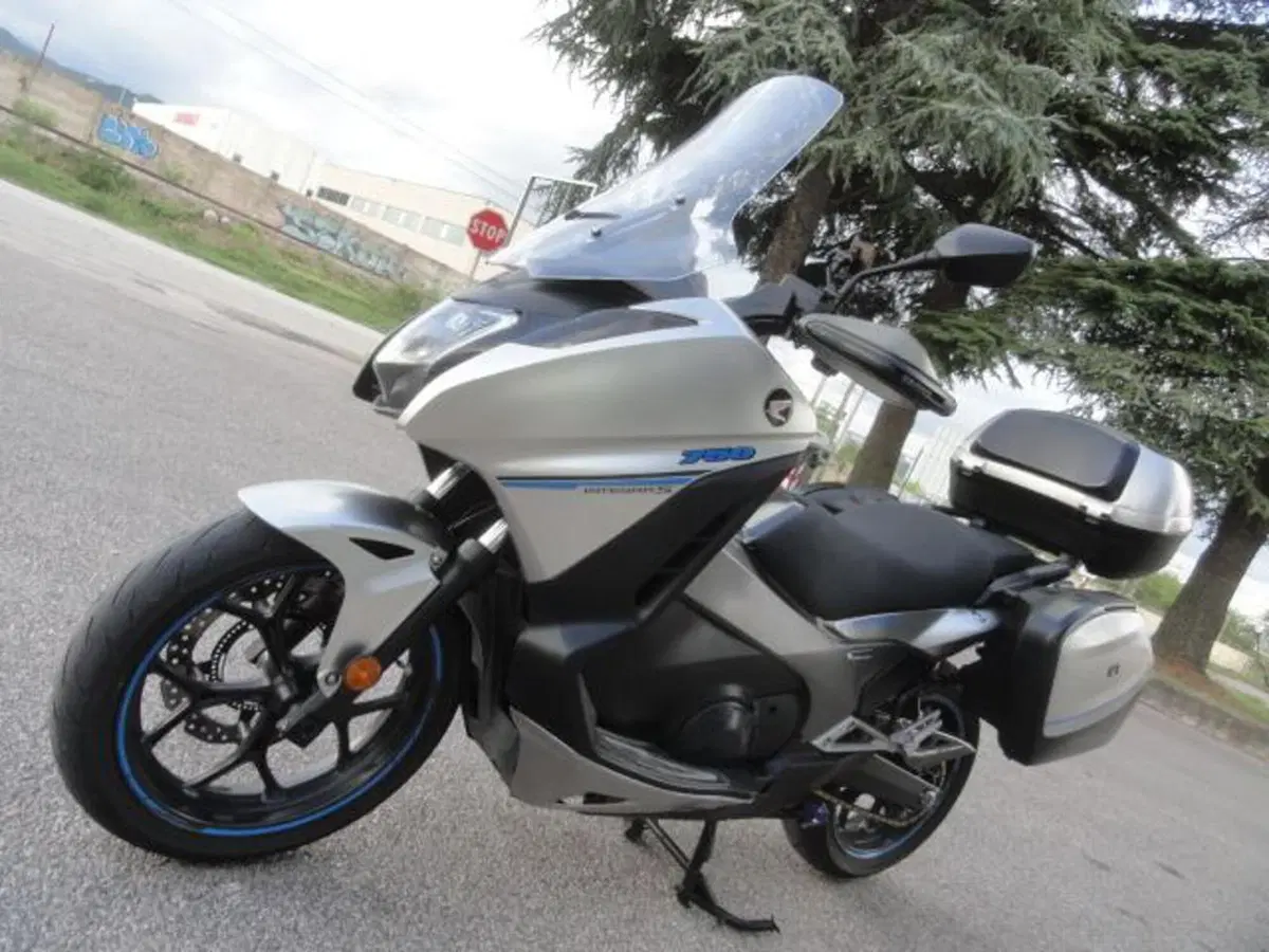 Honda Integra 750 DCT (2016 - 17) (4)