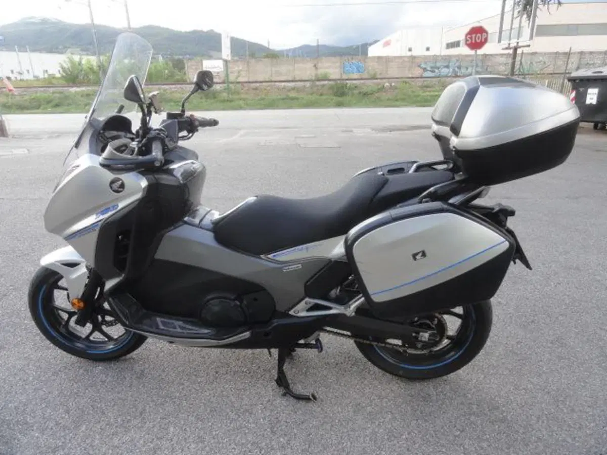 Honda Integra 750 DCT (2016 - 17) (5)