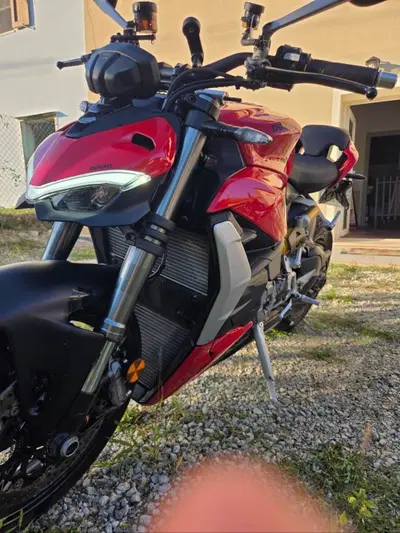 Ducati Streetfighter V2 (2022 - 24) usata