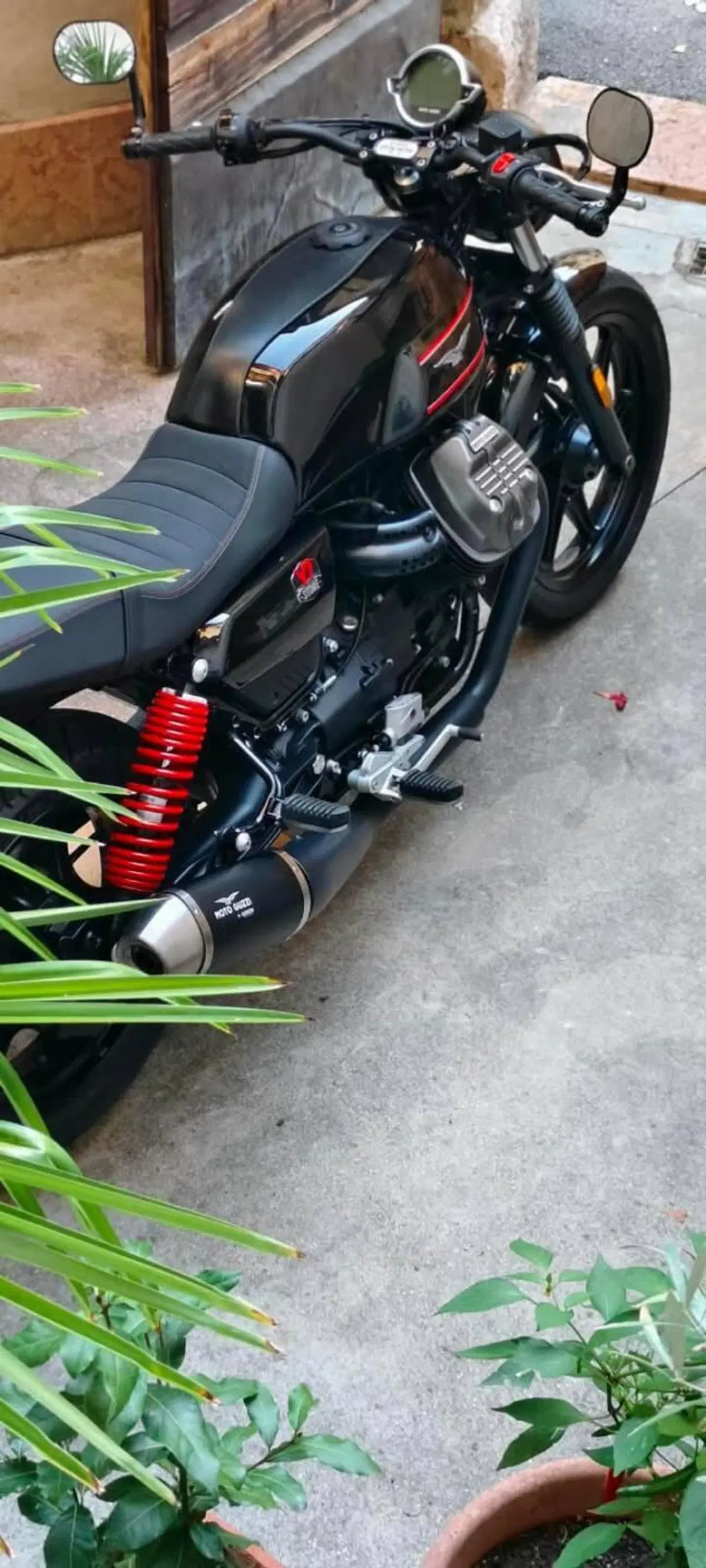 Moto Guzzi V7 Stone Special Edition (2022 - 25) (5)