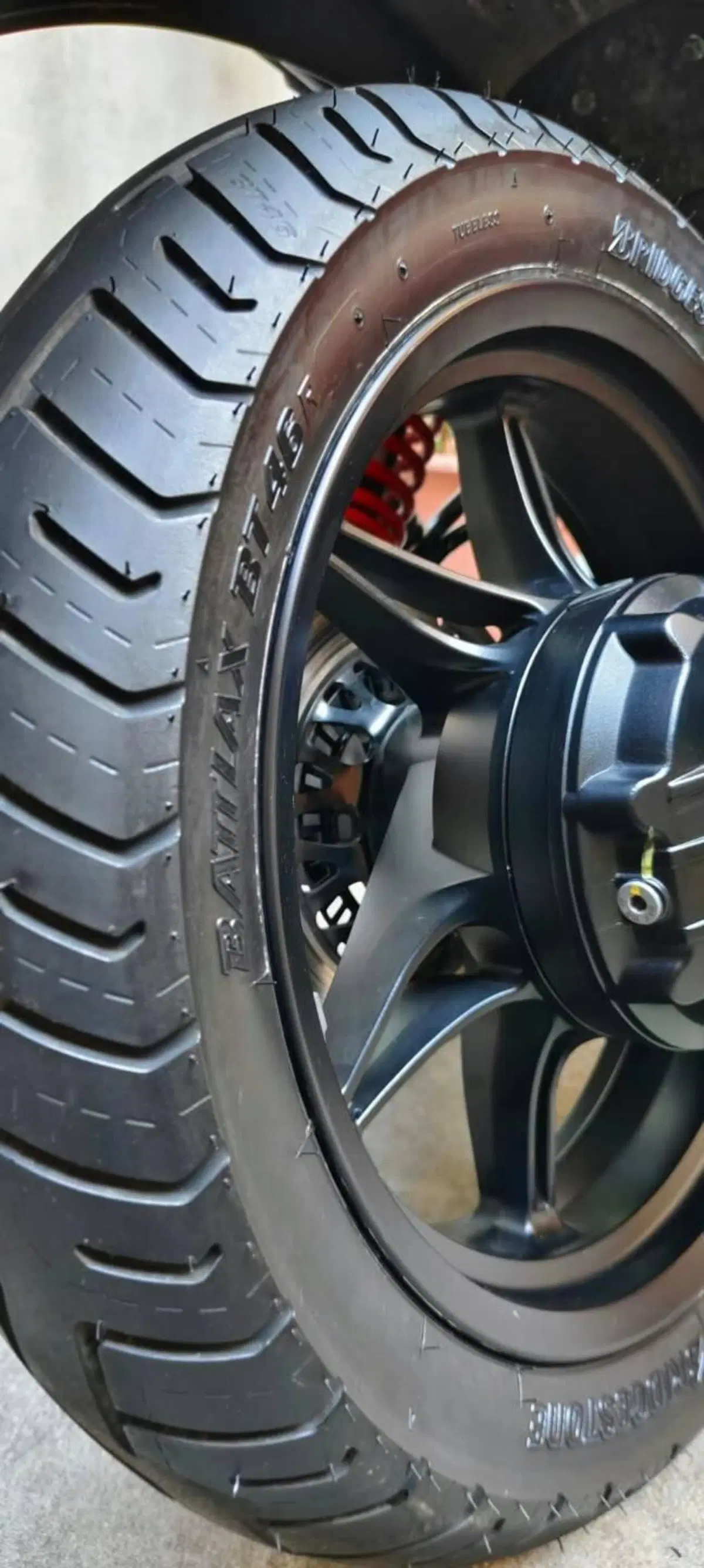Moto Guzzi V7 Stone Special Edition (2022 - 25) (8)