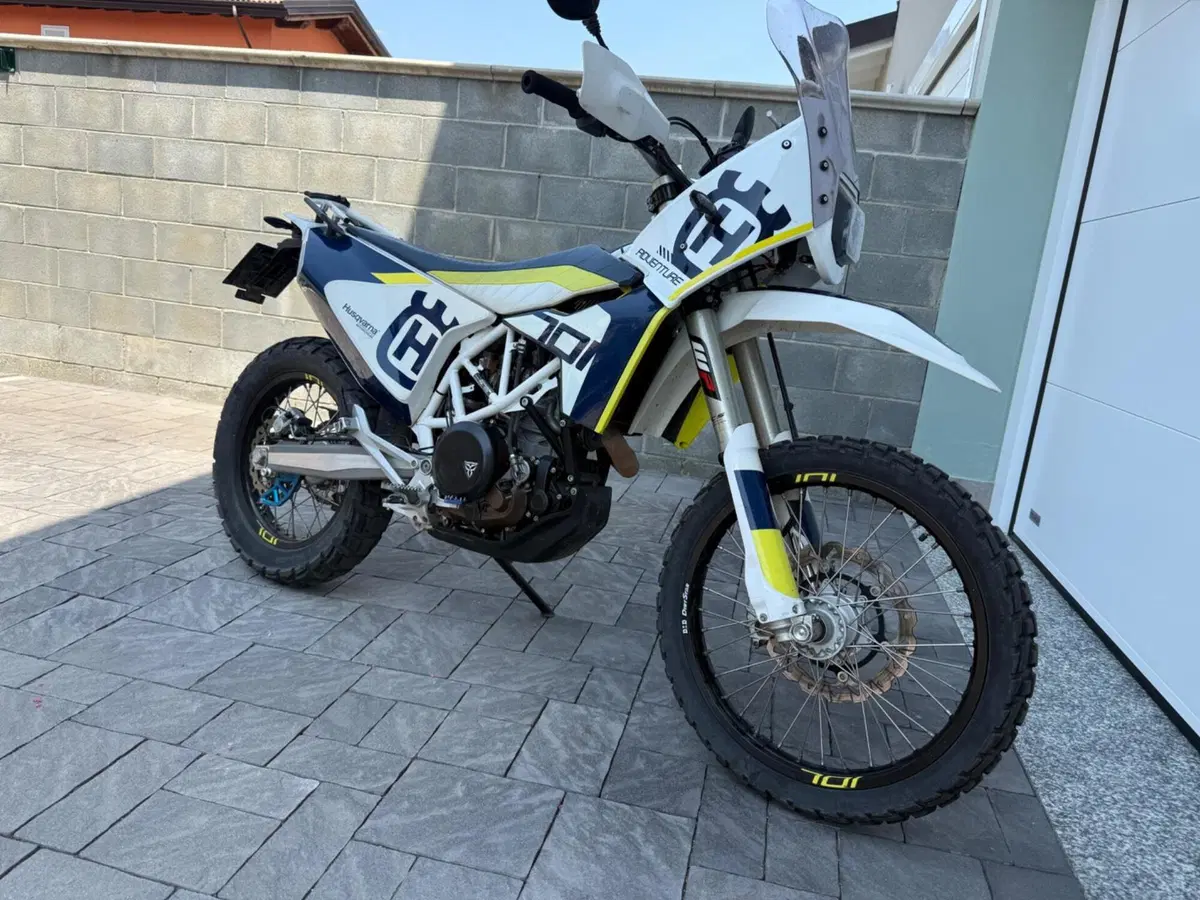 Husqvarna 701 Enduro (2016) (3)