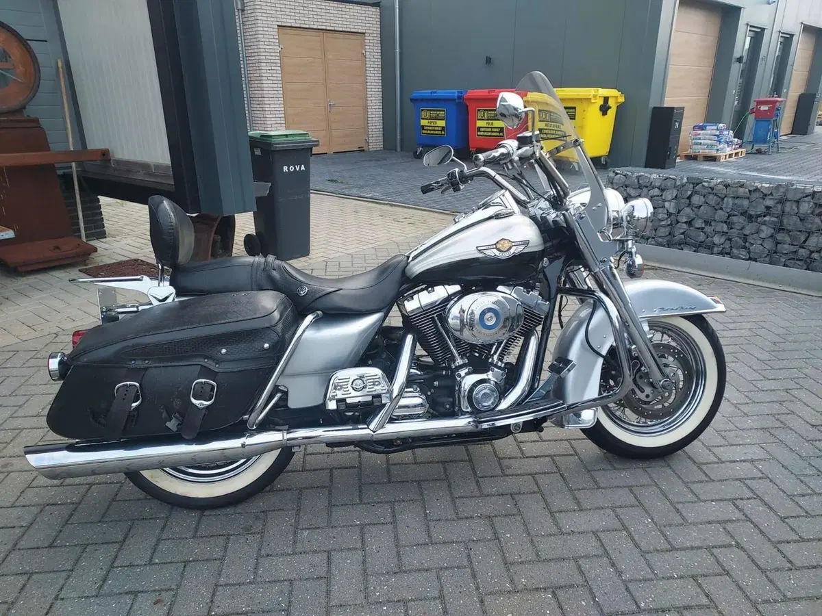 Harley-Davidson 1450 Road King Classic (1999 - 02) - FLHRCI (5)