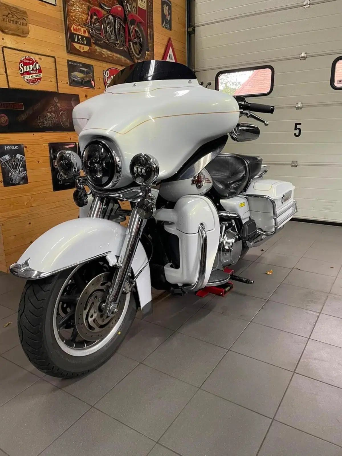 Harley-Davidson 1584 Electra Glide Ultra Classic (2008 - 13) - FLHTCU (4)