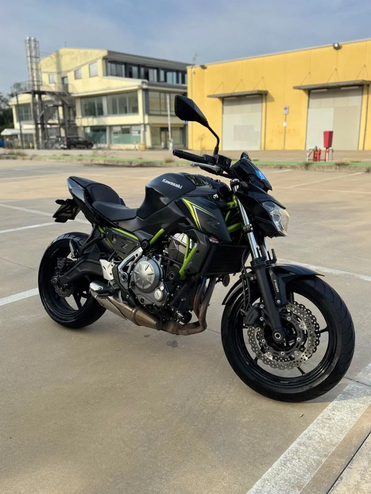 Kawasaki Z 650 (2017 - 19) (6)
