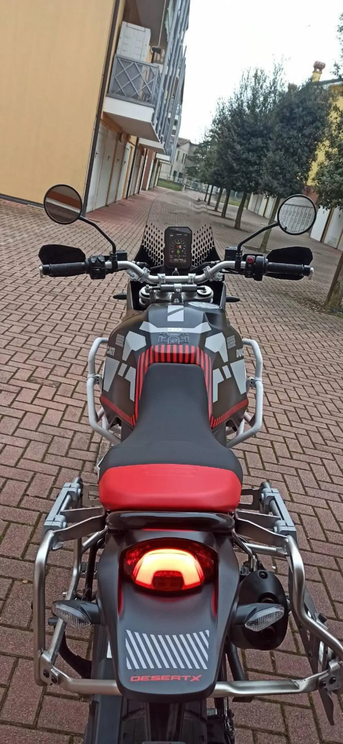 Ducati DesertX (2022 - 25) (4)