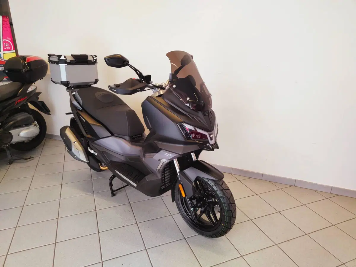 Sym ADX 300 (2024 - 26)